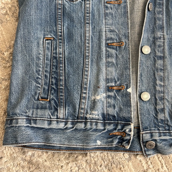 Vintage Distressed Levi’s Vest - Picture 2 of 4